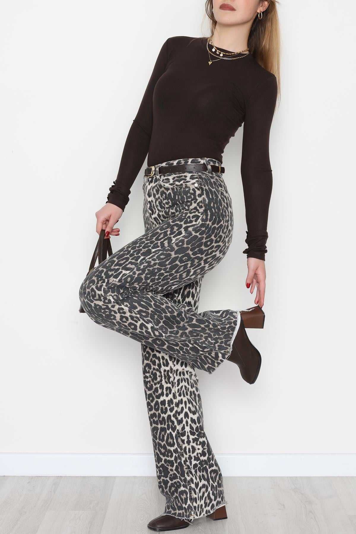 Bisiklet Yaka Kolu Fiyonklu Bluz Kahve - 1045.2119.