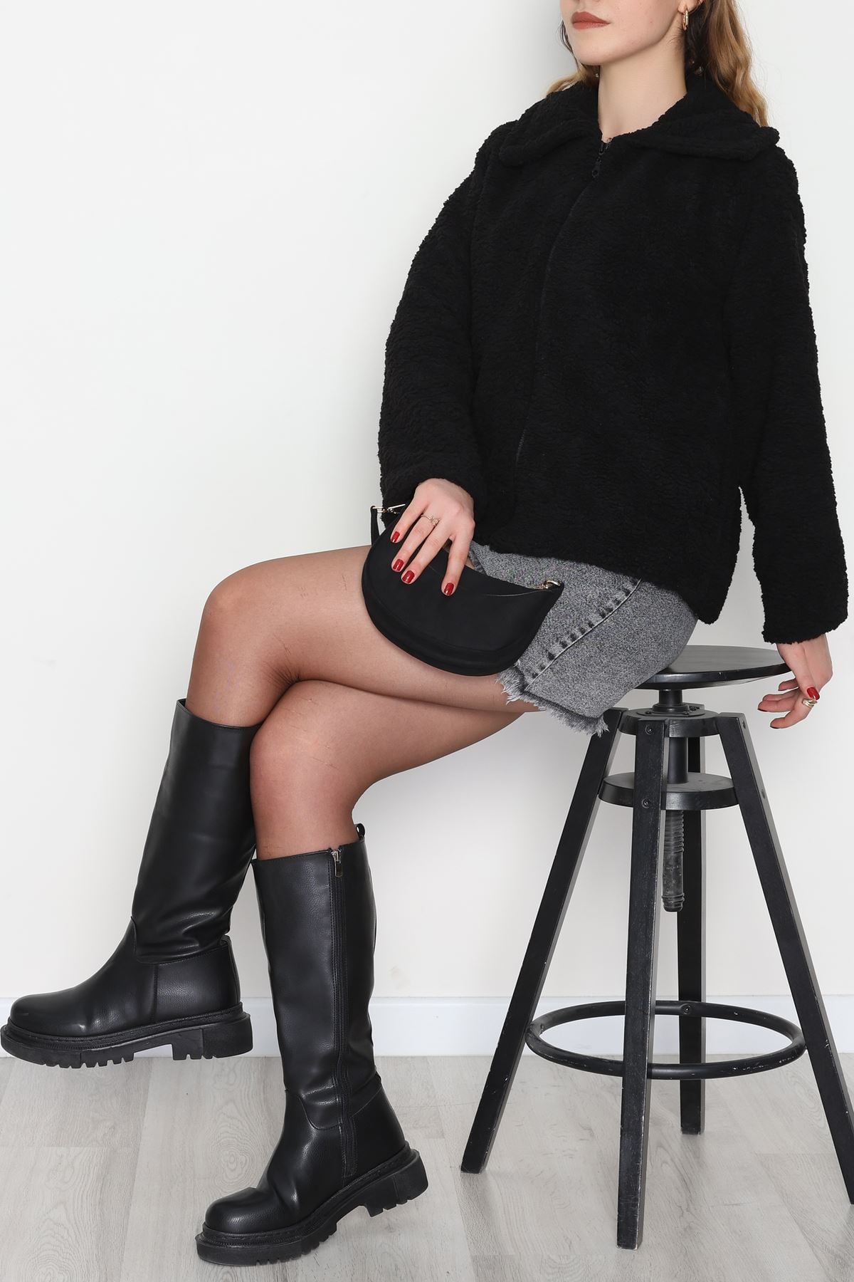 Peluş Astarlı Mont Siyah - 42696.1247.