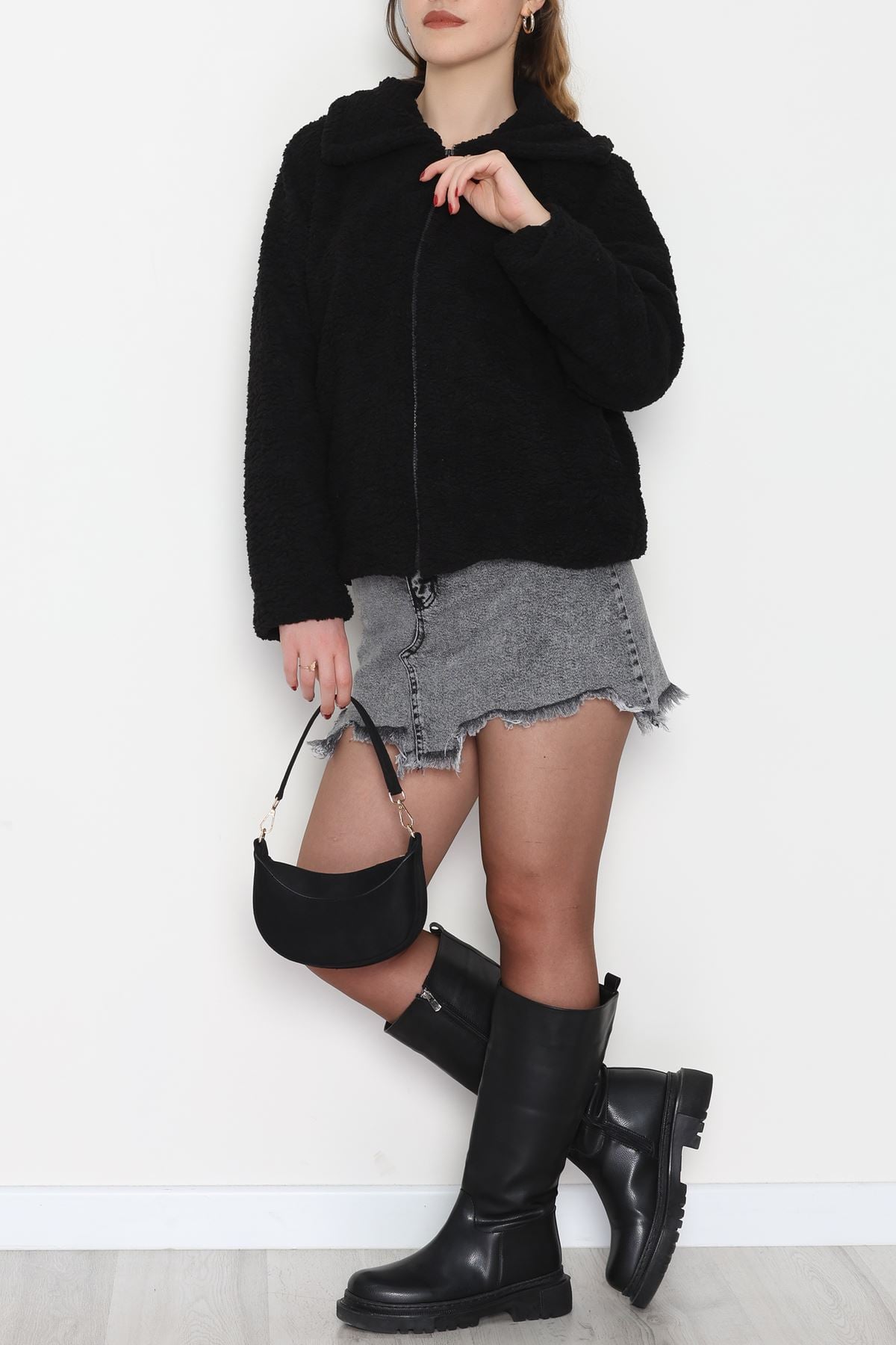 Peluş Astarlı Mont Siyah - 42696.1247.