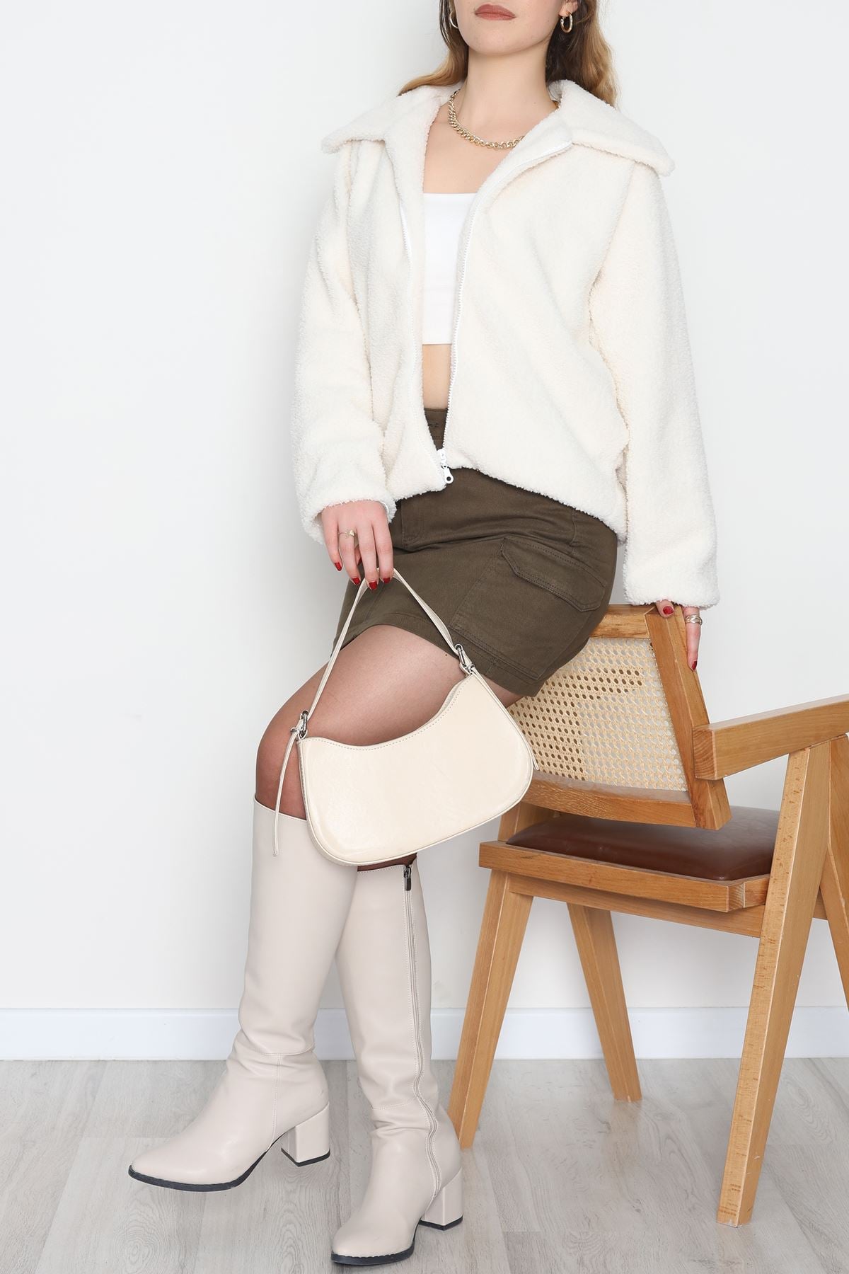 Peluş Astarlı Mont Ekru - 42696.1247.