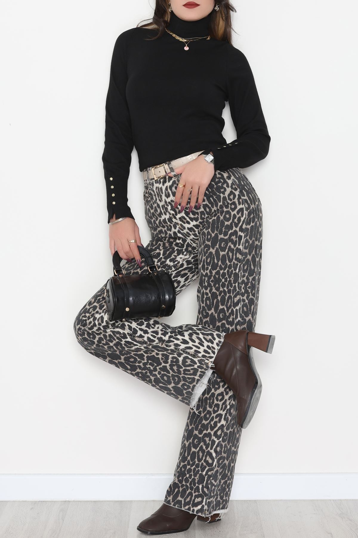 Viskon Elit Boğazlı Triko  Siyah - 31057.1766.