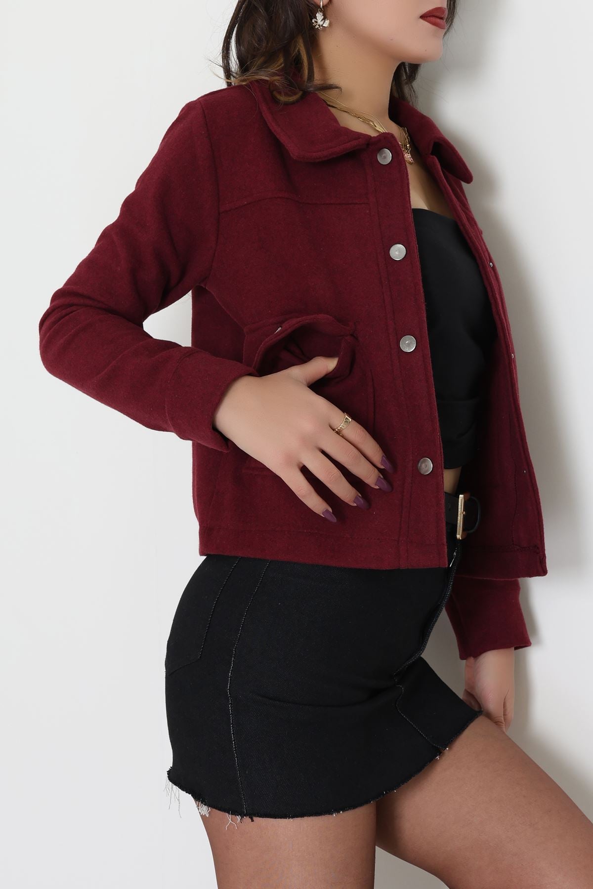 Klasik Yaka Çıtçıt Düğmeli Cep Detaylı Kaşe Crop Ceket Bordo - 70992.1775.
