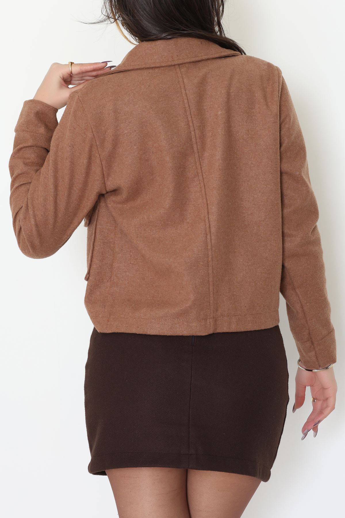 Klasik Yaka Çıtçıt Düğmeli Cep Detaylı Kaşe Crop Ceket Taba - 70992.1775.