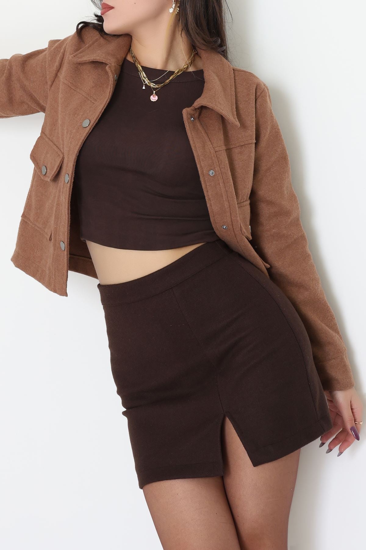 Klasik Yaka Çıtçıt Düğmeli Cep Detaylı Kaşe Crop Ceket Taba - 70992.1775.