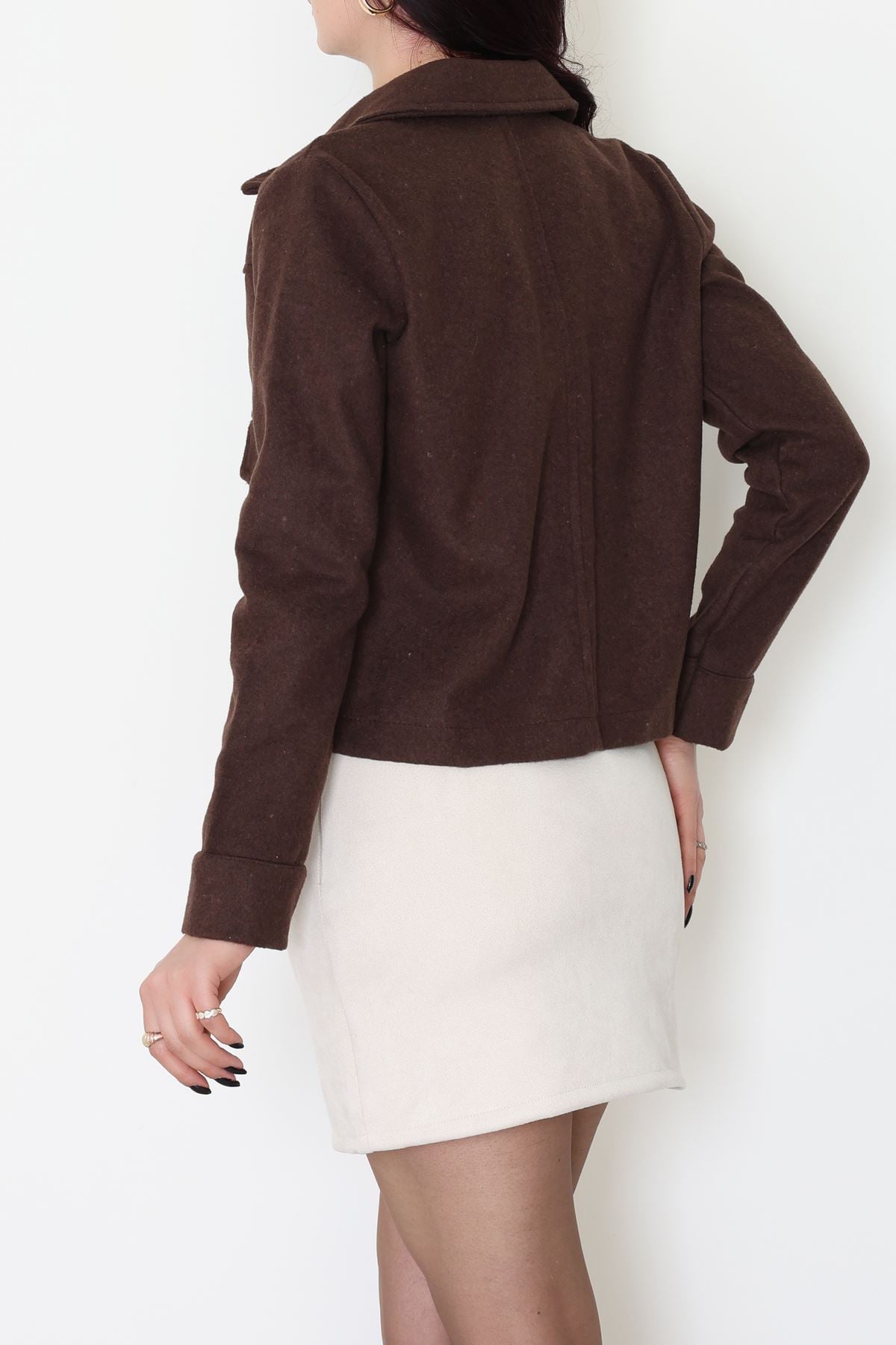 Klasik Yaka Çıtçıt Düğmeli Cep Detaylı Kaşe Crop Ceket Kahve2 - 70992.1775.