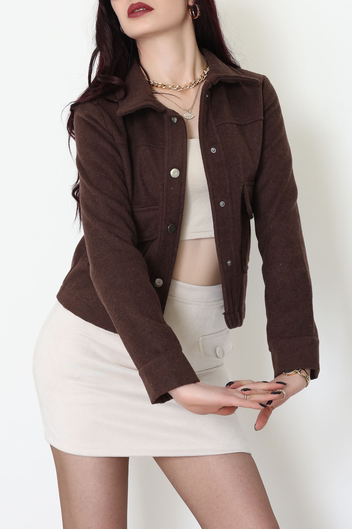Klasik Yaka Çıtçıt Düğmeli Cep Detaylı Kaşe Crop Ceket Kahve2 - 70992.1775.
