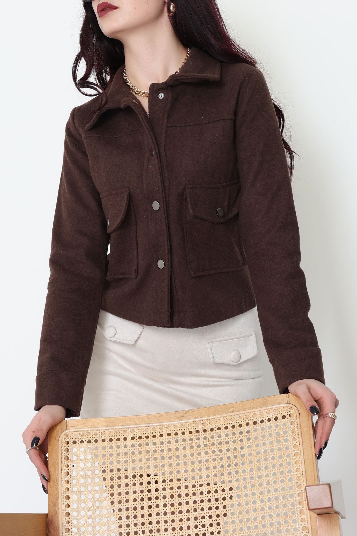 Klasik Yaka Çıtçıt Düğmeli Cep Detaylı Kaşe Crop Ceket Kahve2 - 70992.1775.
