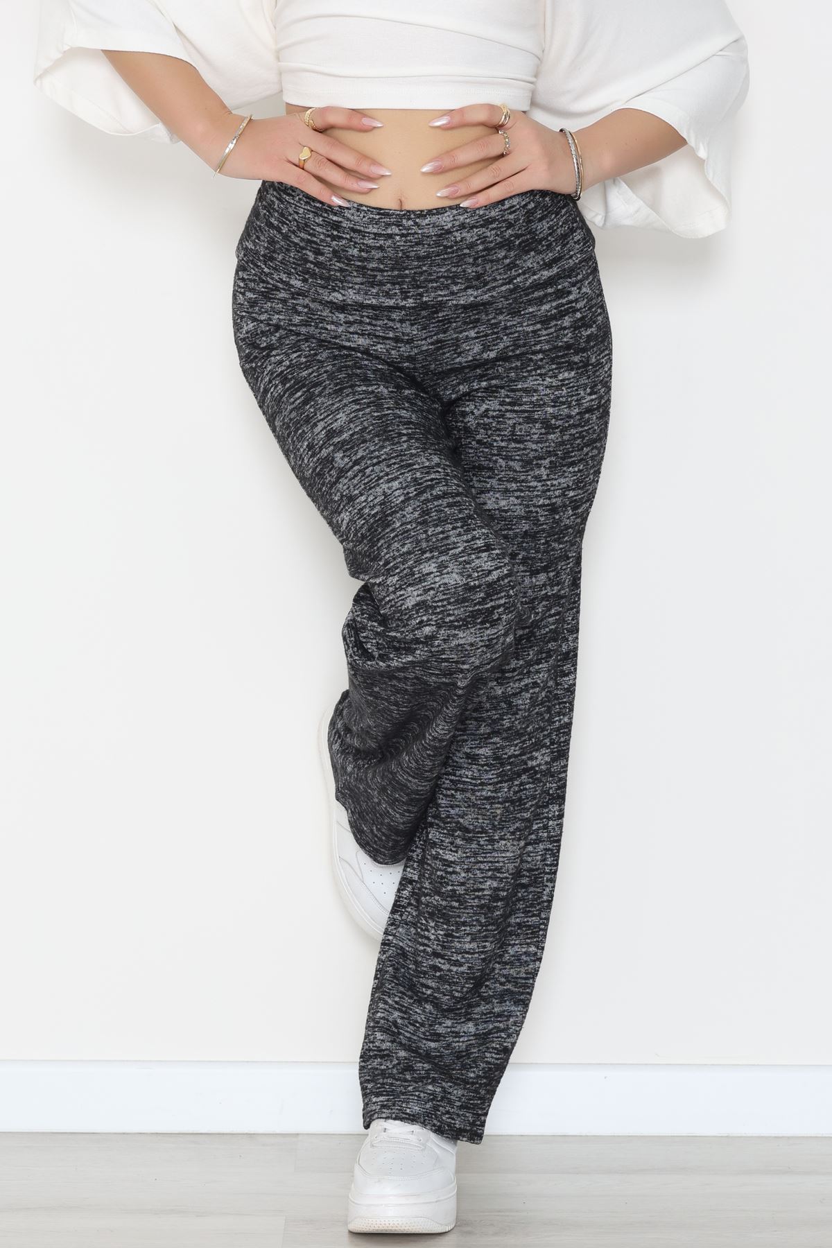 Yumoş Kumaş Beli Katlamalı Pantolon Siyah - 51097.2114.