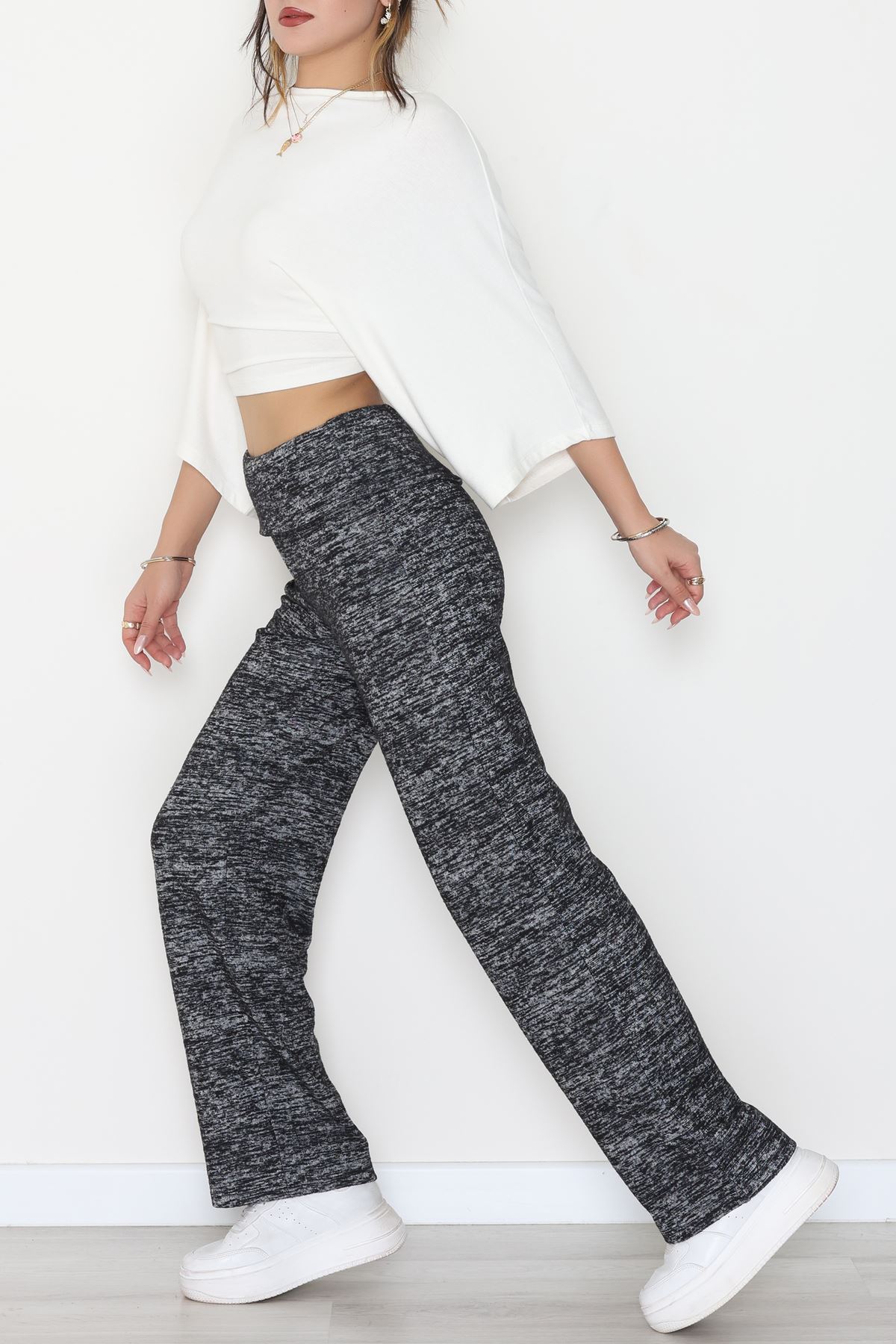 Yumoş Kumaş Beli Katlamalı Pantolon Siyah - 51097.2114.