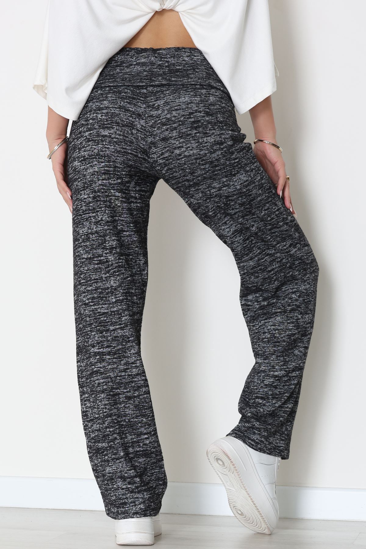 Yumoş Kumaş Beli Katlamalı Pantolon Siyah - 51097.2114.