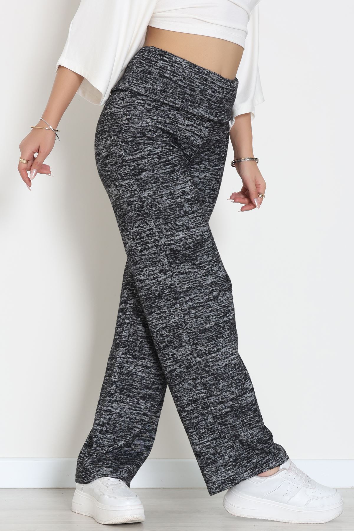 Yumoş Kumaş Beli Katlamalı Pantolon Siyah - 51097.2114.