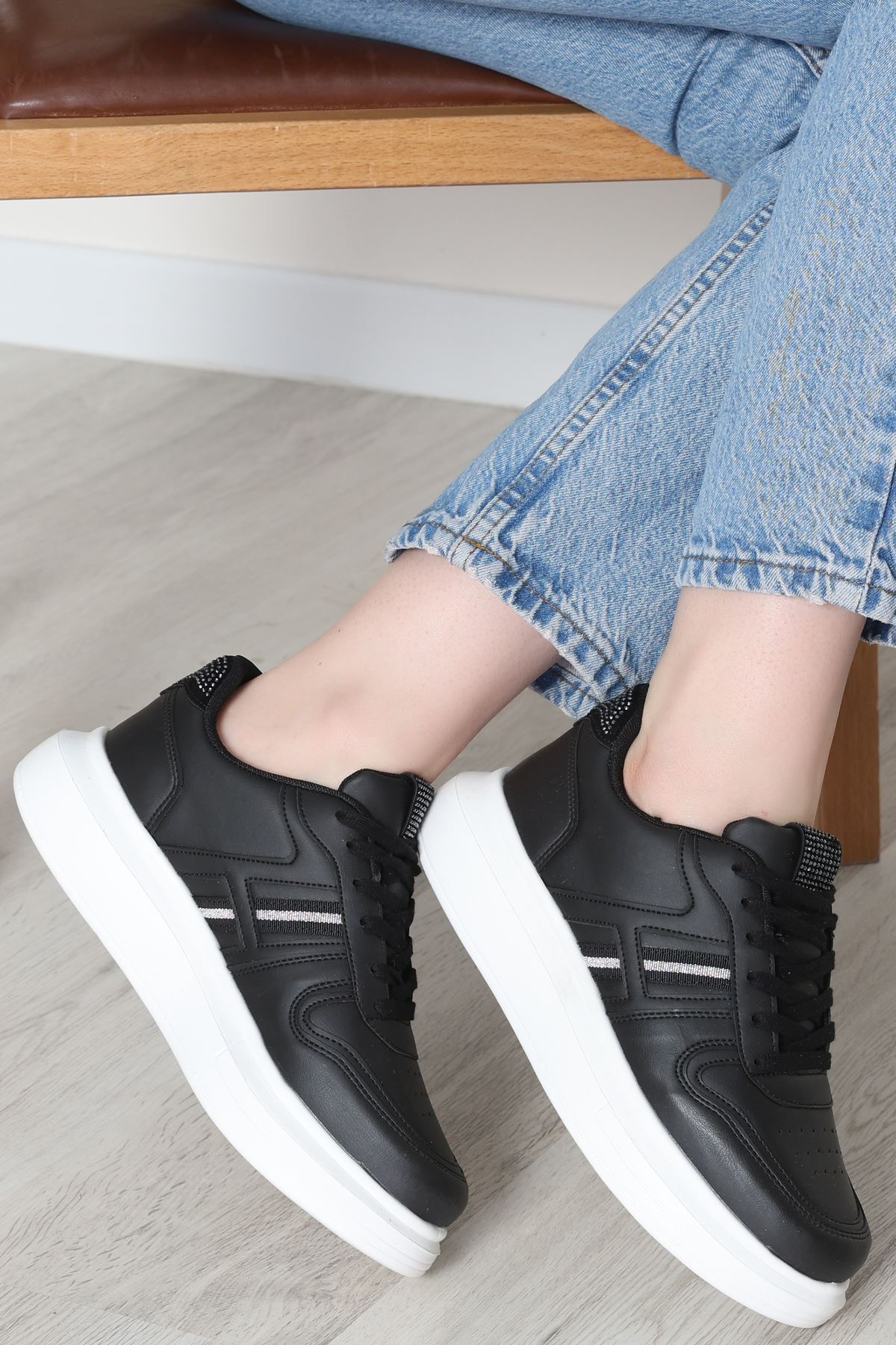 Kalın Taban Günlük Ayakkabı Siyahbeyaz - 31758.264.