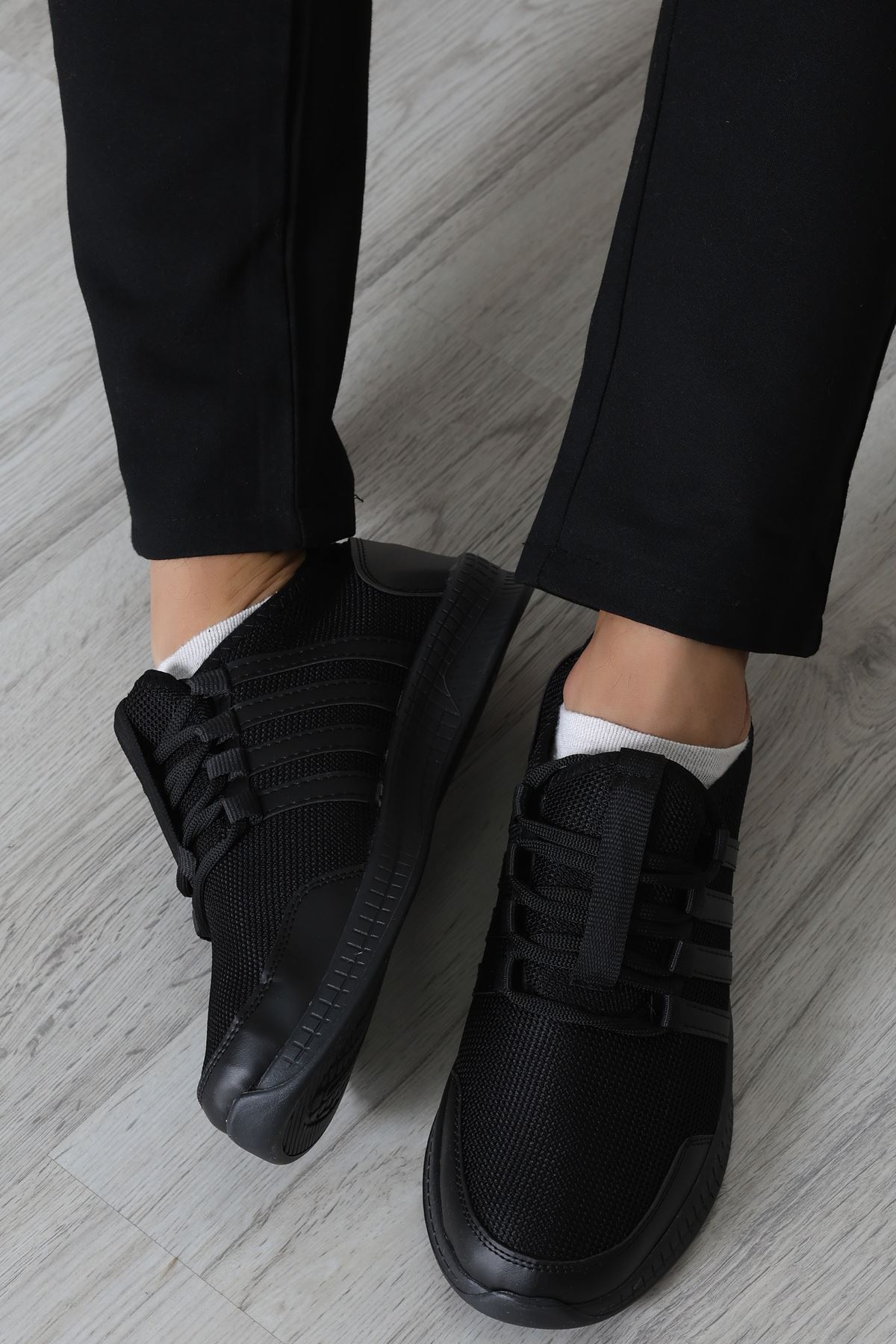 Erkek Spor Ayakkabı Siyah - 31466.264.