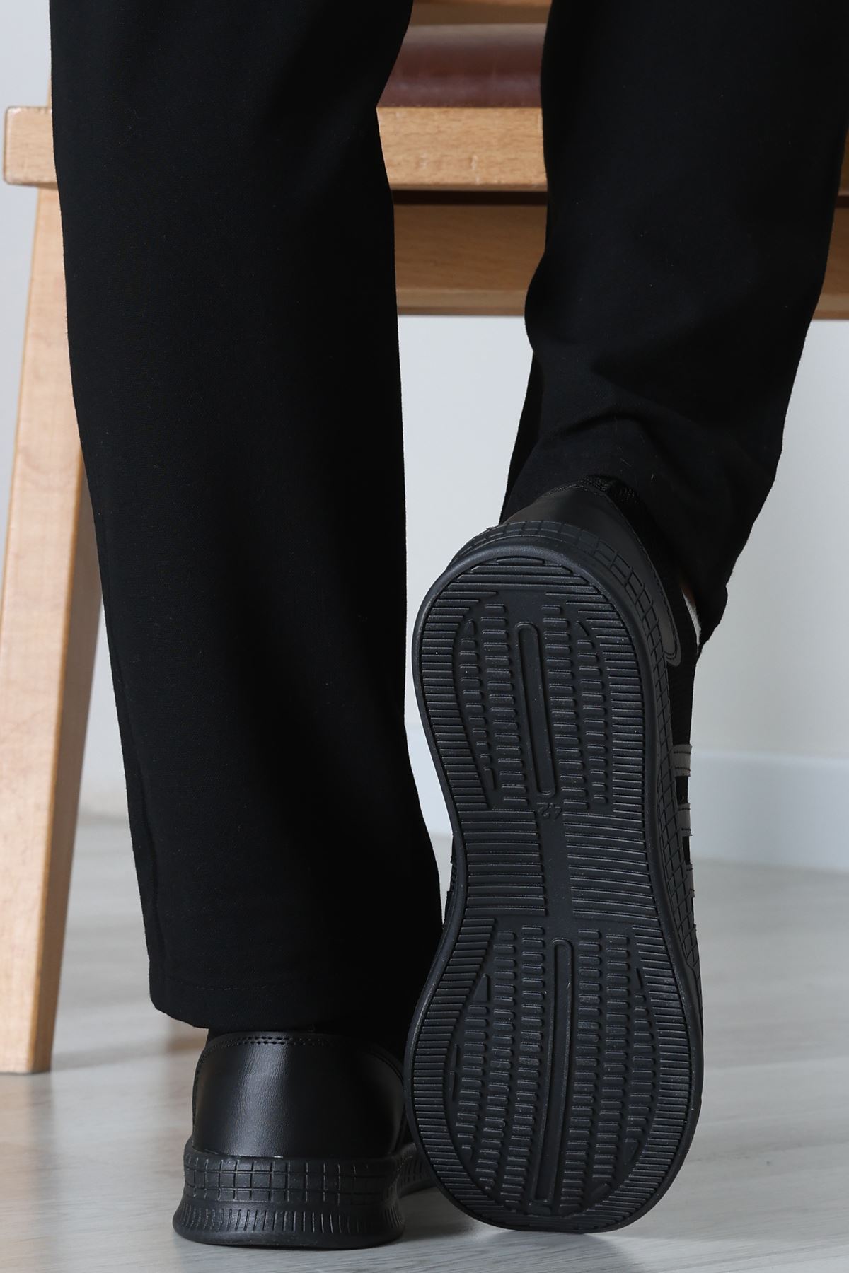 Erkek Spor Ayakkabı Siyah - 31466.264.