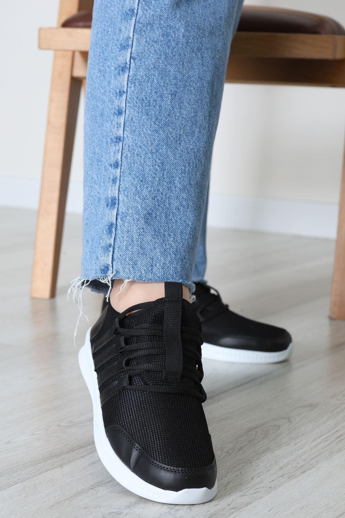 Günlük Spor Ayakkabı Siyahbeyaz1 - 30305.264.