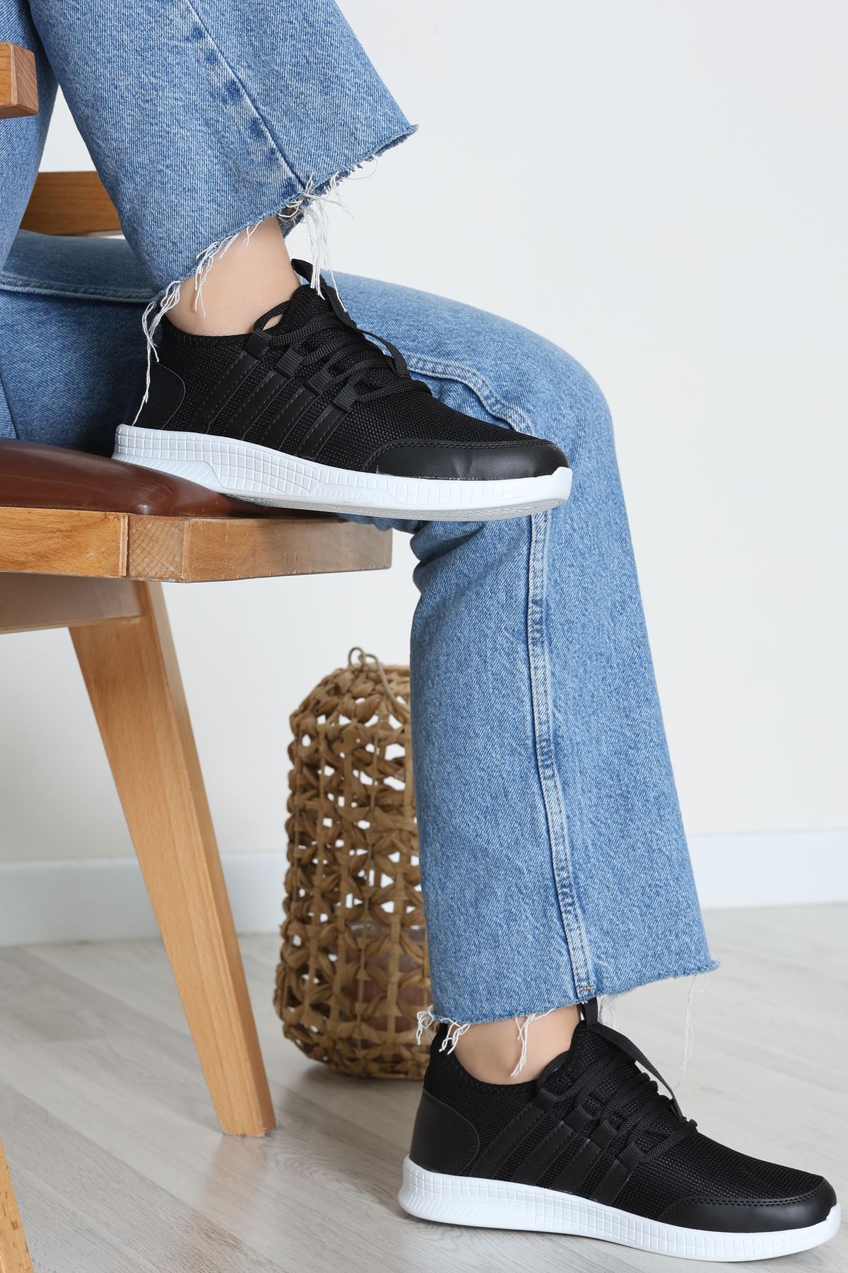 Günlük Spor Ayakkabı Siyahbeyaz1 - 30305.264.