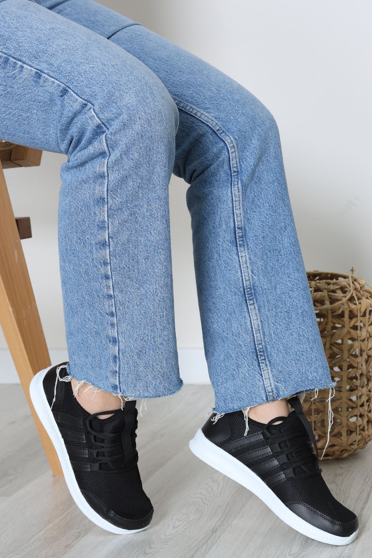 Günlük Spor Ayakkabı Siyahbeyaz1 - 30305.264.