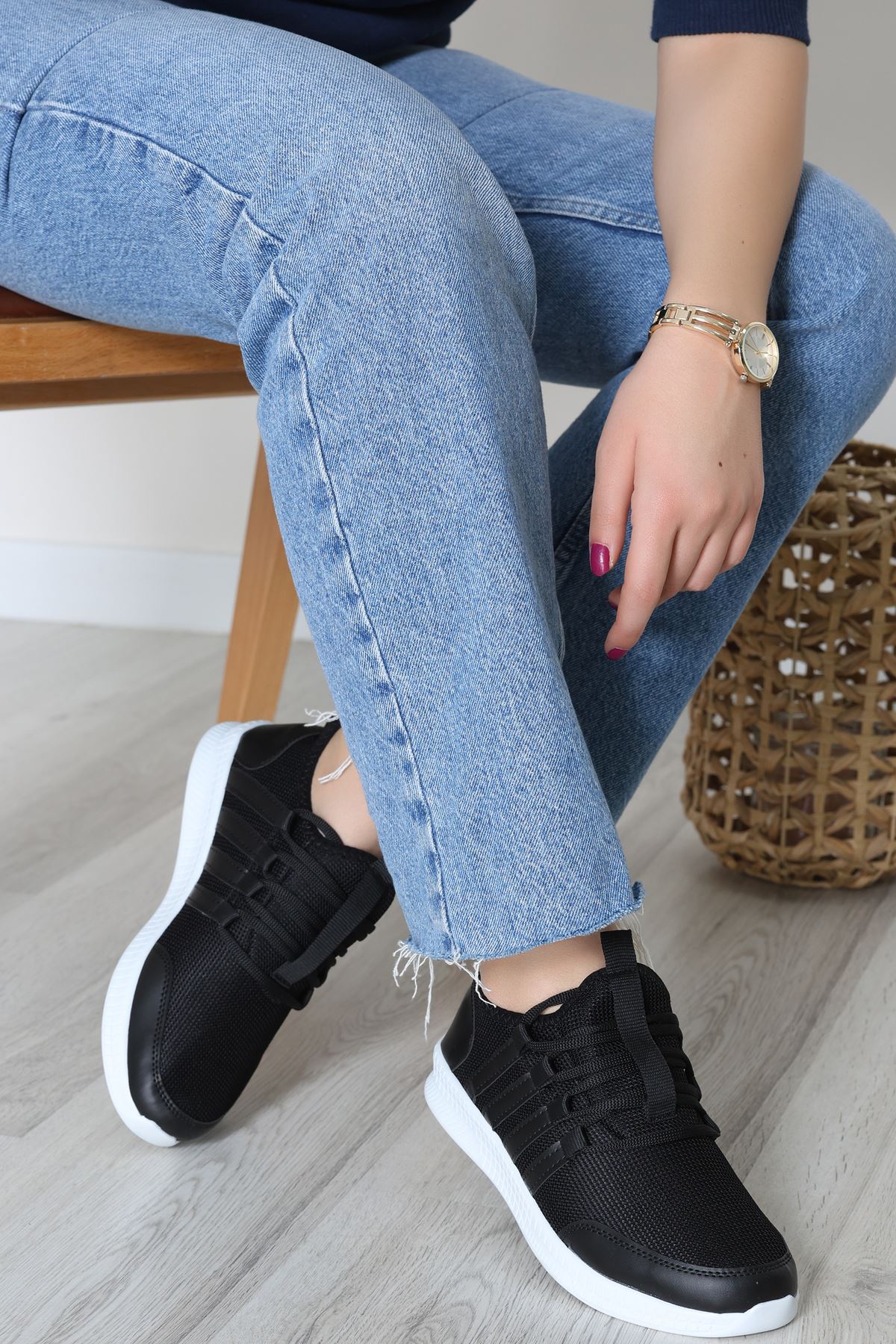 Günlük Spor Ayakkabı Siyahbeyaz1 - 30305.264.