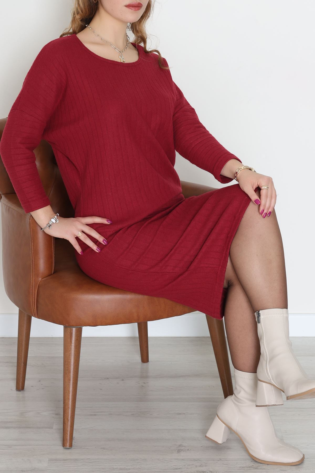 Kaşkorse Kumaş Omuz Düşümlü Midi Boy Etekli Takım Kırmızı - 42800.1567.