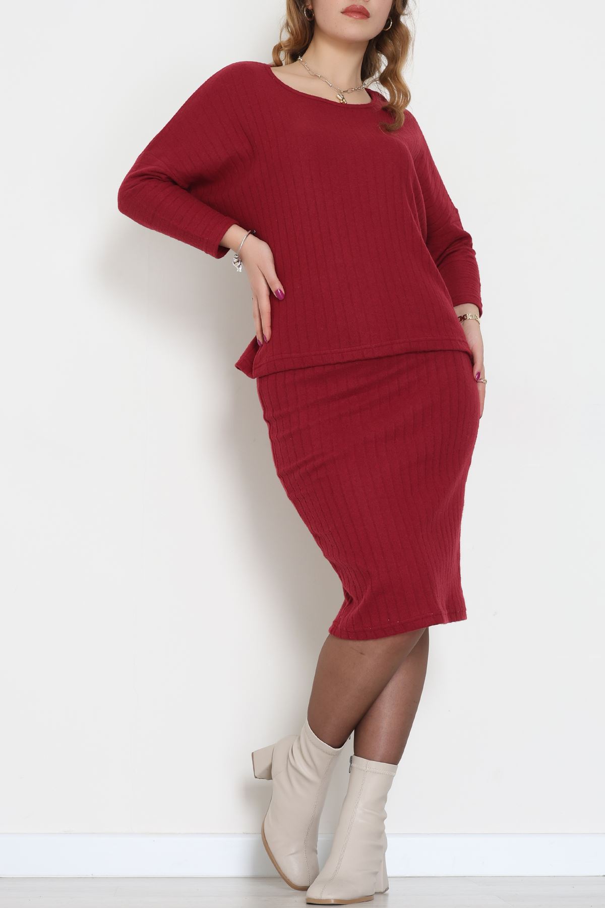 Kaşkorse Kumaş Omuz Düşümlü Midi Boy Etekli Takım Kırmızı - 42800.1567.