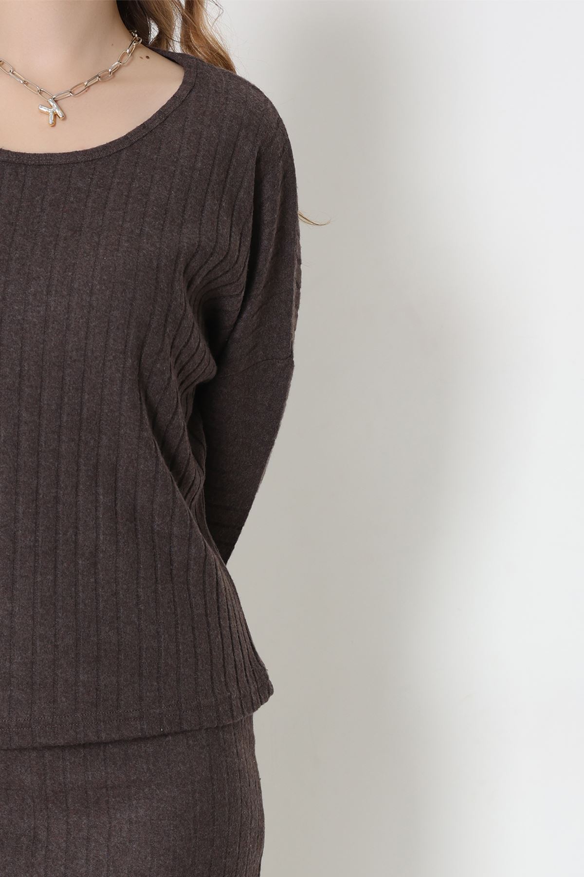 Kaşkorse Kumaş Omuz Düşümlü Midi Boy Etekli Takım Kahve - 42800.1567.