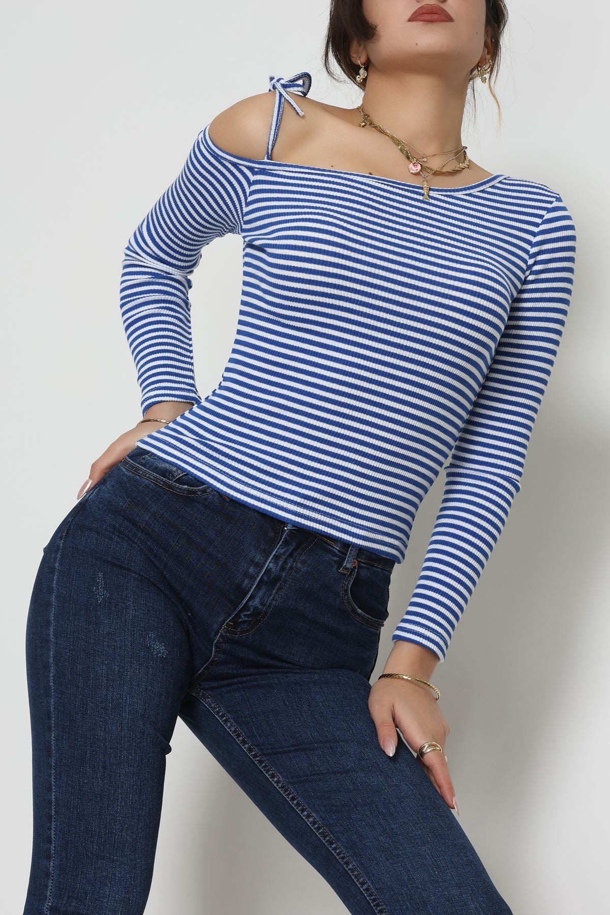 Tek Omuz Detaylı Likralı Kaşkorse Bluz Lacibeyaz - 51091.1567.