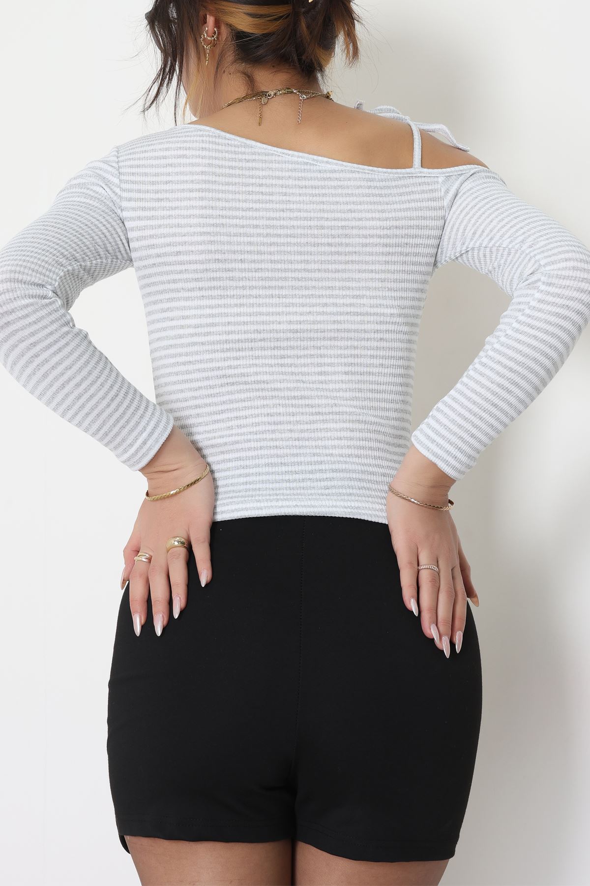 Tek Omuz Detaylı Likralı Kaşkorse Bluz Gribeyaz - 51091.1567.