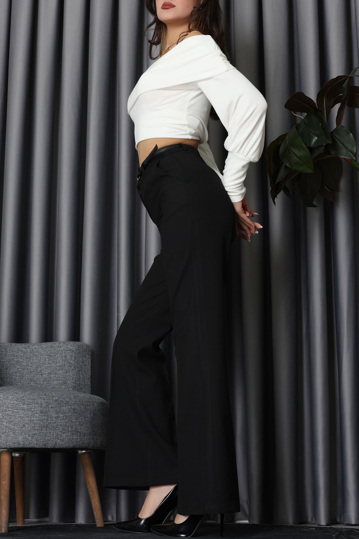 Quzu Kemerli Pantolon Siyah - 42825.2002.