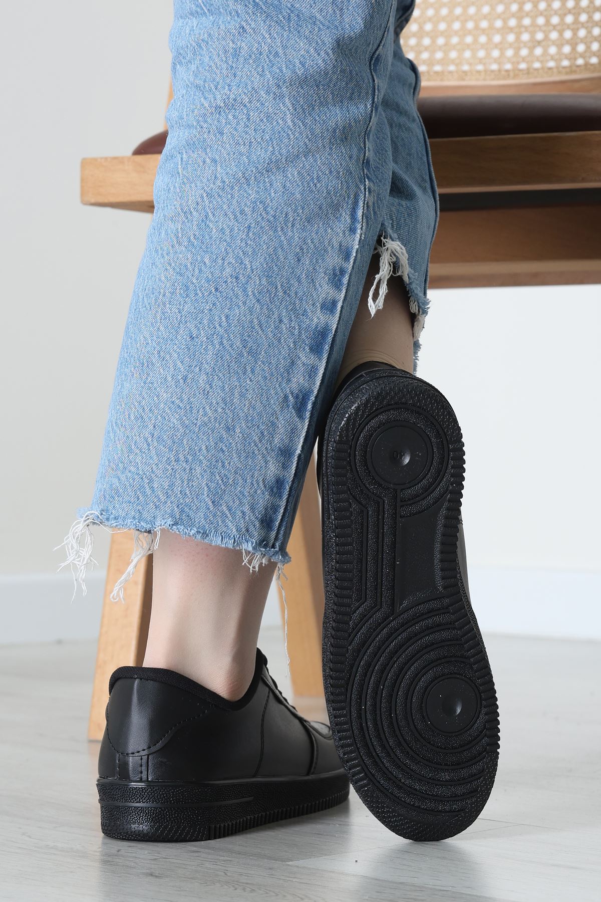 Yıldızlı Spor Ayakkabı Siyah - 31295.264.