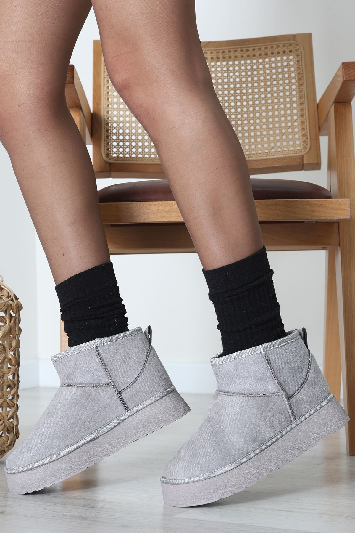 Kalın Taban Mini Boy Süet Bot Gri - 31437.1932.