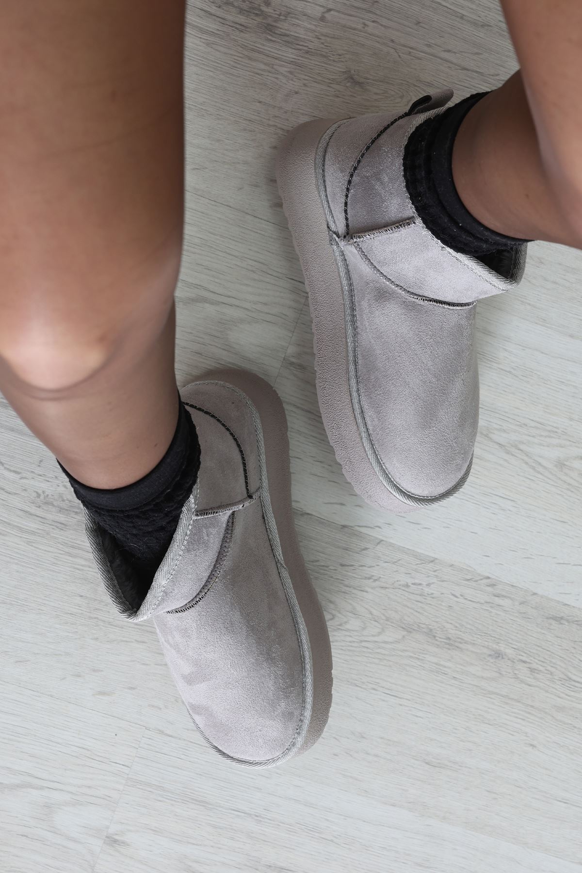 Kalın Taban Mini Boy Süet Bot Gri - 31437.1932.