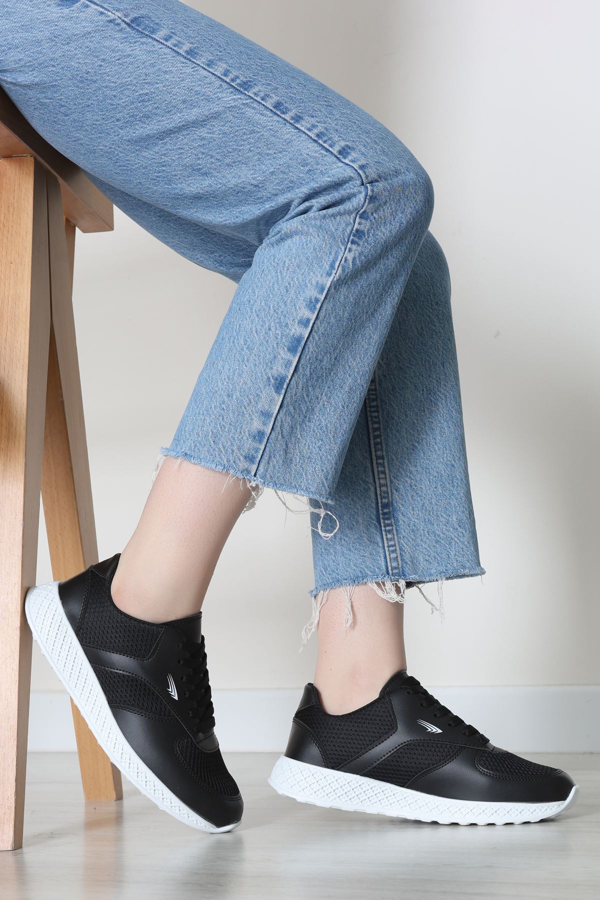 Spor Günlük Ayakkabı Siyahbeyaz - 31819.264.