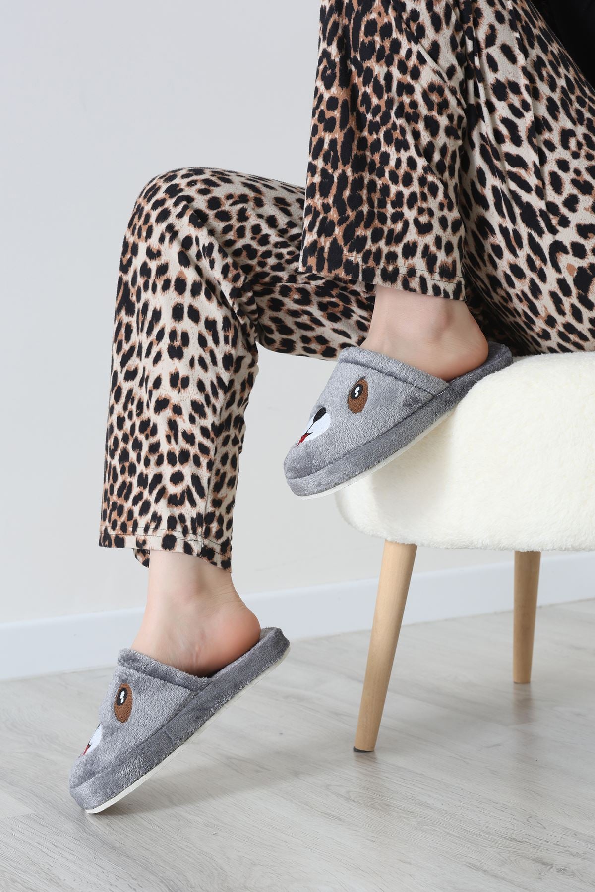 Peluş Ayıcıklı Ev Terliği Gri - 32565.264.