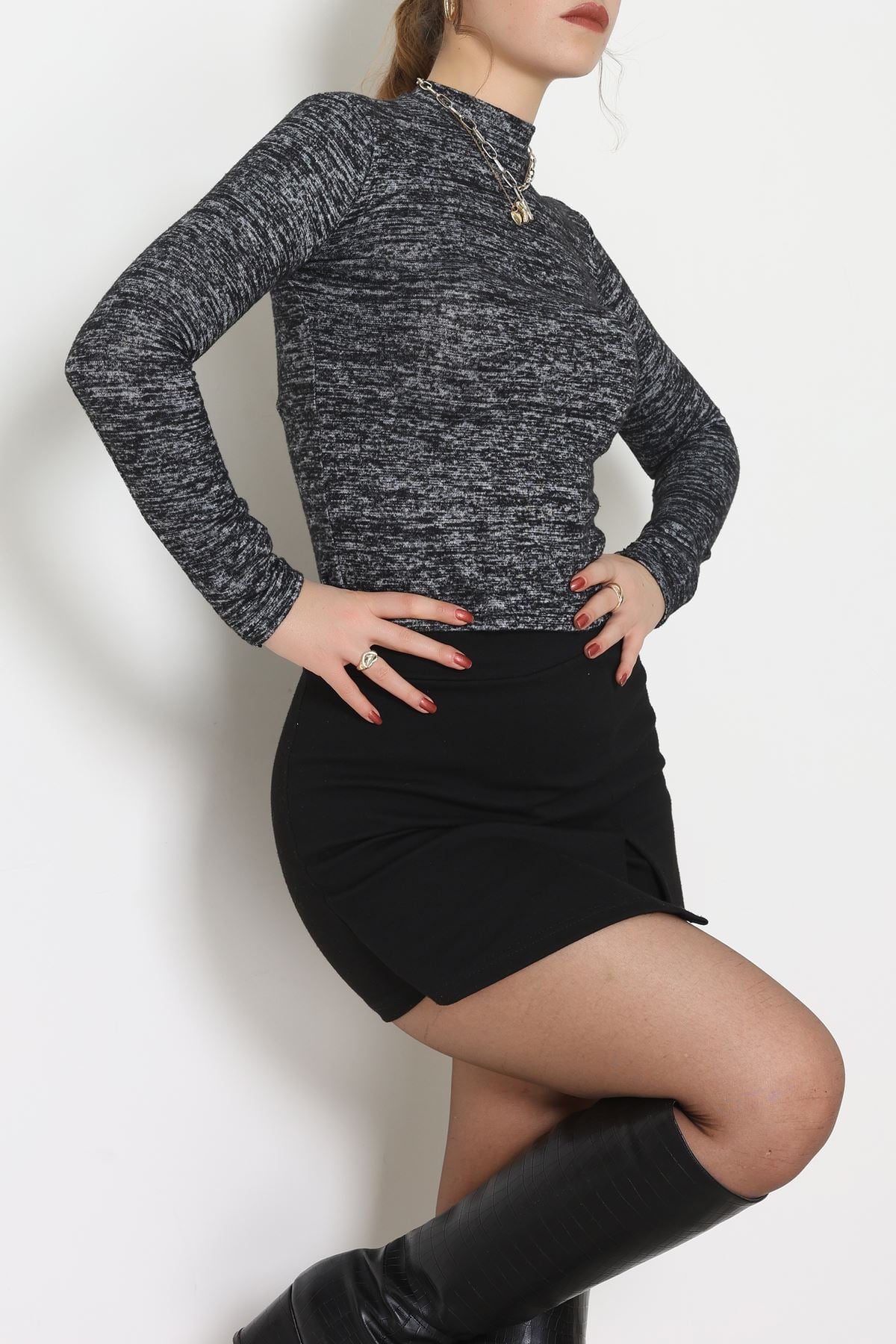 Dik Yaka Yumoş Body Siyahfüme - 50205.1723.