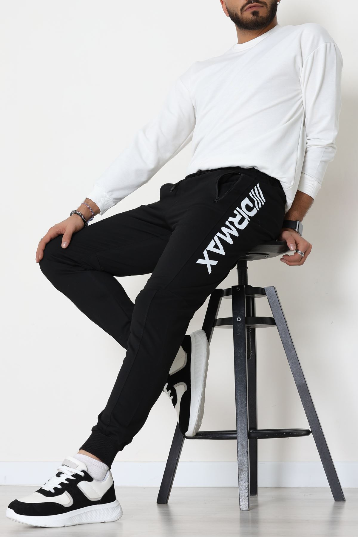 2 İplik Baskılı Cep Fermuar Detaylı Eşofman Altı Siyah - 70836.2066.