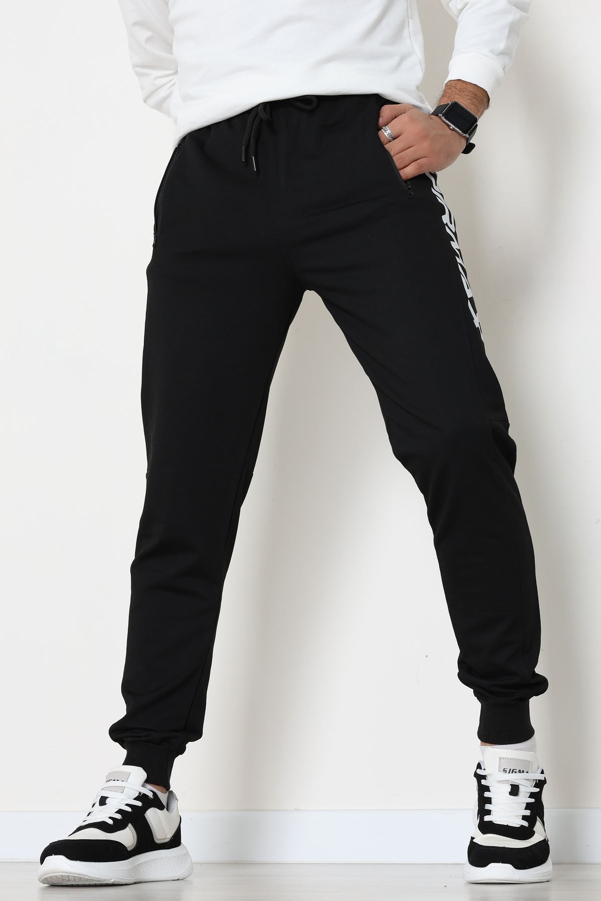 2 İplik Baskılı Cep Fermuar Detaylı Eşofman Altı Siyah - 70836.2066.