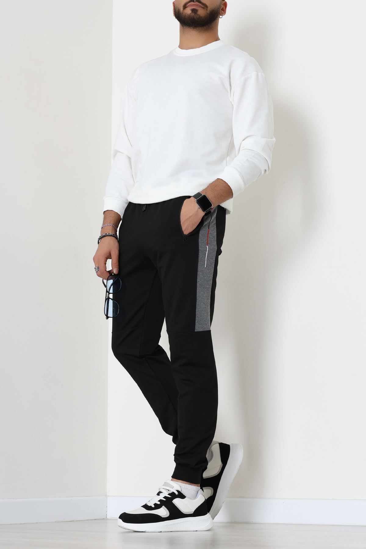 2 İplik Yanı Parçalı Nakışlı Erkek Eşofman Altı Siyah - 70835.2066.