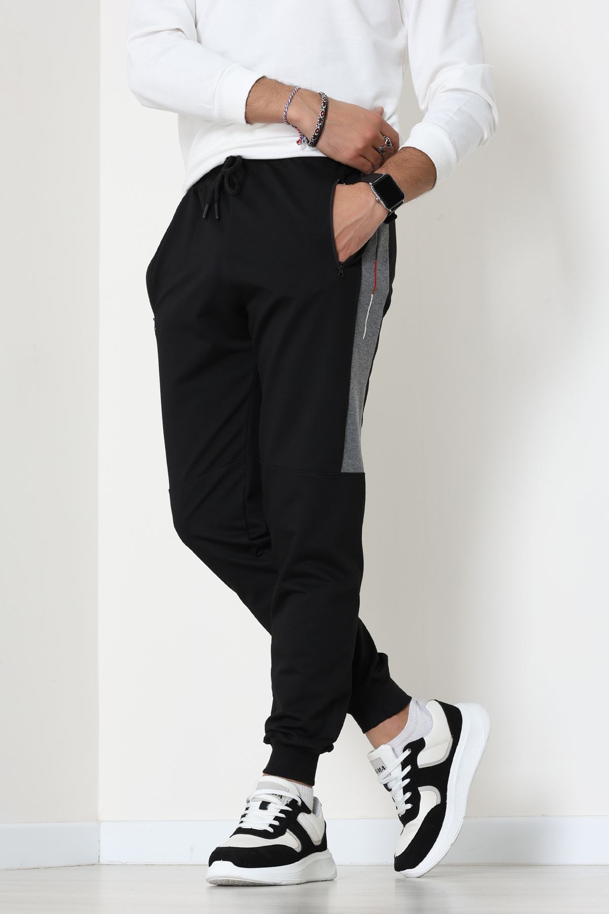 2 İplik Yanı Parçalı Nakışlı Erkek Eşofman Altı Siyah - 70835.2066.