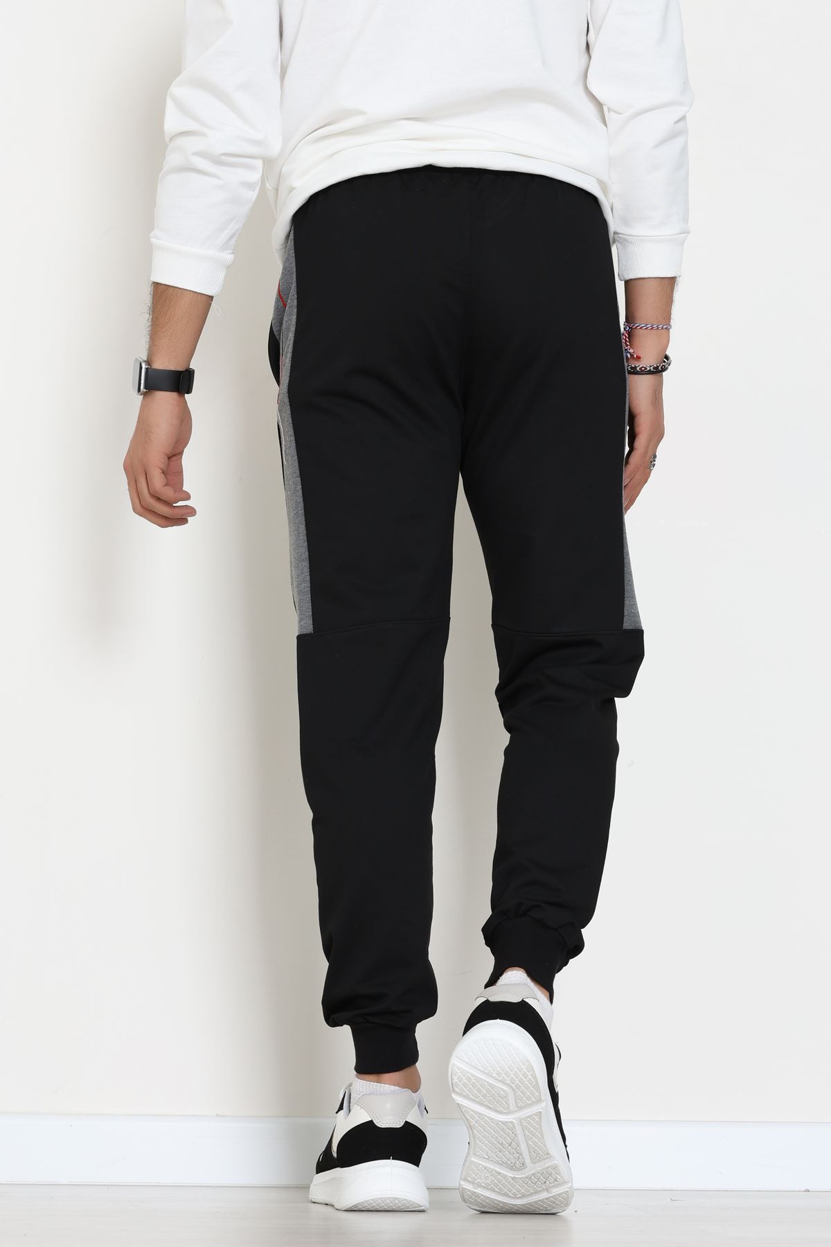 2 İplik Yanı Parçalı Nakışlı Erkek Eşofman Altı Siyah - 70835.2066.