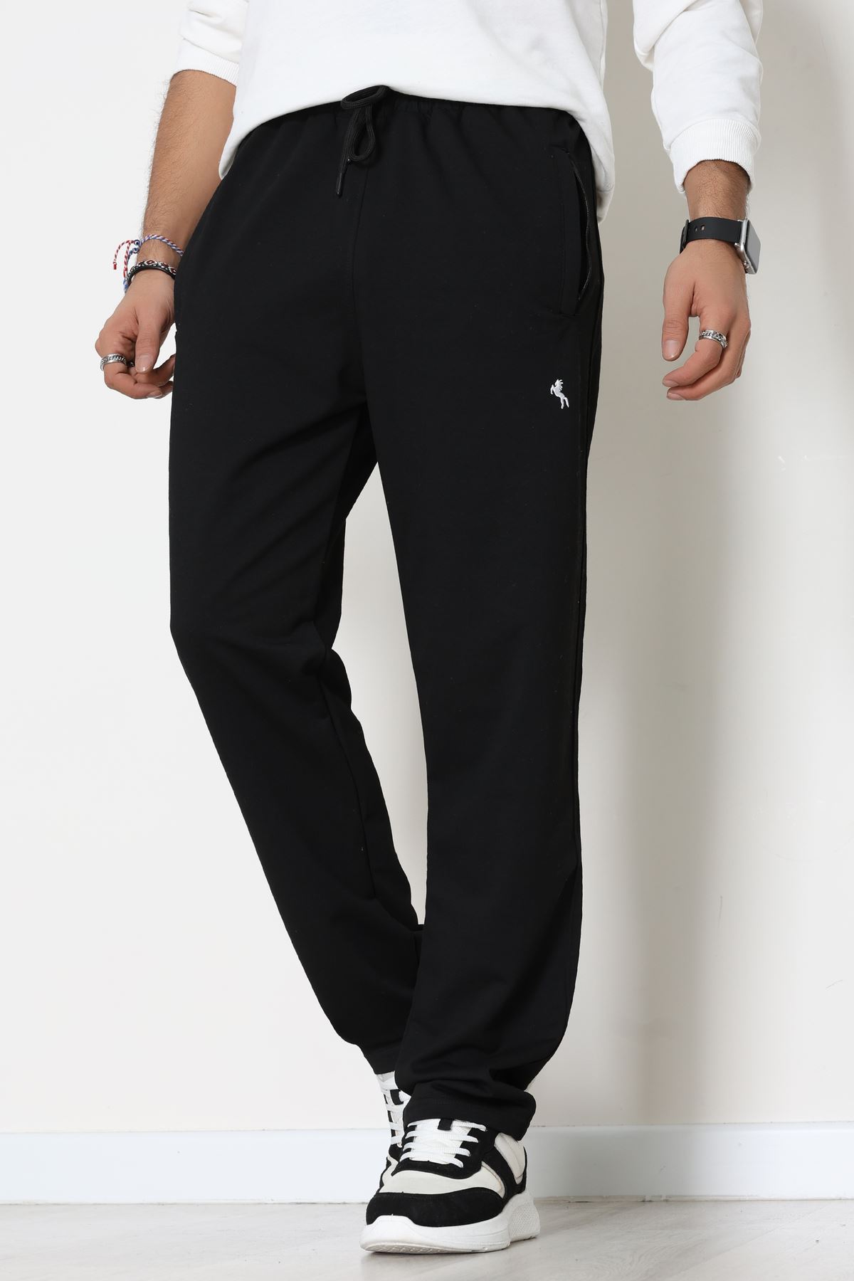 2 İplik Nakışlı Cep Fermuar Detaylı Erkek Eşofman Altı Siyah - 70838.2066.