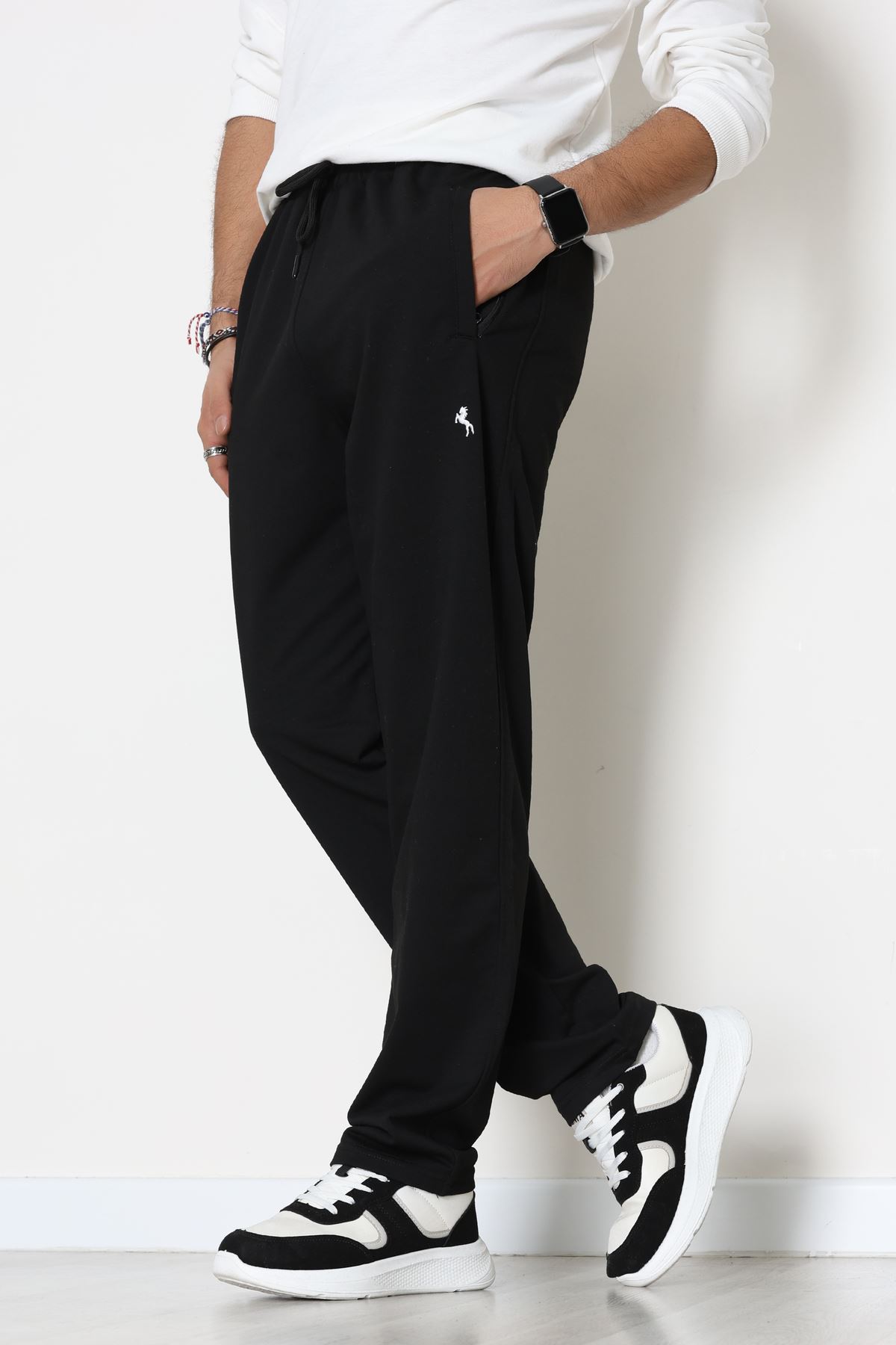 2 İplik Nakışlı Cep Fermuar Detaylı Erkek Eşofman Altı Siyah - 70838.2066.