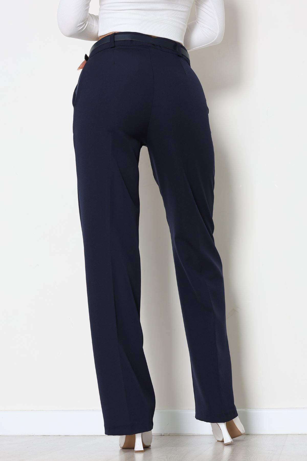 Dabıl Kumaş Kemerli Palazzo Pantolon Lacivert - 51113.1920.