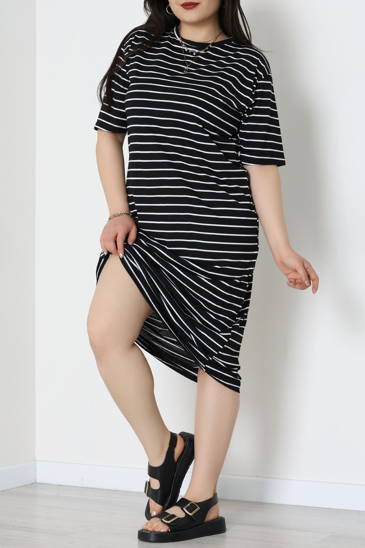 Bisiklet Yaka Büyük Beden Süprem Elbise Siyahbeyaz - 70880.1567.