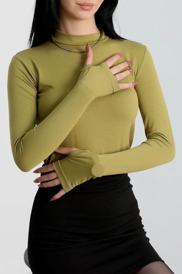 Dik Yaka Parmak Geçmeli Viskon Body Yağyeşili - 40076.599.