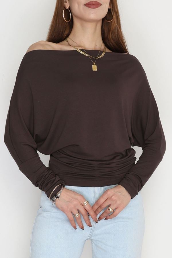 Omuz Düşümlü Asimetrik Bluz Kahve - 22153.200.