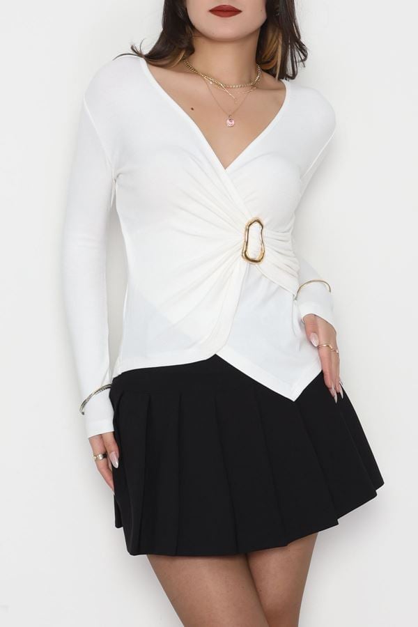 Buzzy Kumaş V Yaka Tokalı Bluz Ekru - 1061.2119.