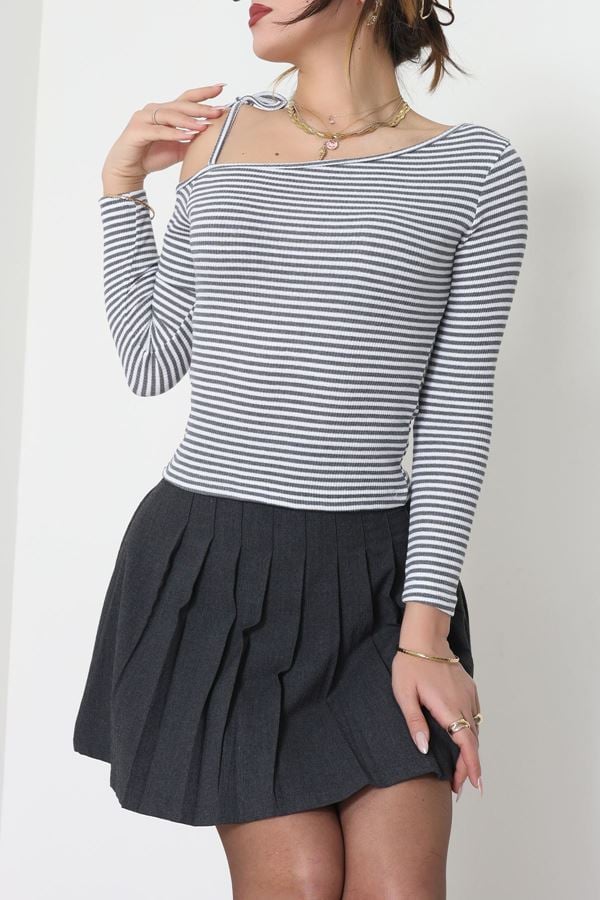 Tek Omuz Detaylı Likralı Kaşkorse Bluz Fümebeyaz - 51091.1567.