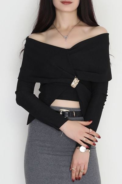 İthal Krep Madonna Yaka Aksesuarlı Bluz Siyah - 70869.148.