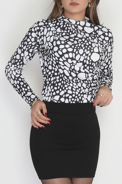 Desenli Dik Yaka Sandy Bluz Siyahbeyaz - 70689.1949.